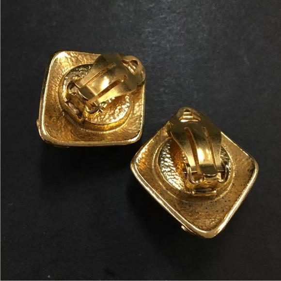 CHANEL CC Logo Pearl & Gold Tone Earrings - Picture 6 of 8